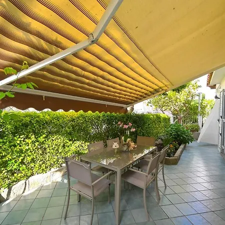 Ischian Escape- Vintage Bath And Lush Nature Ischia