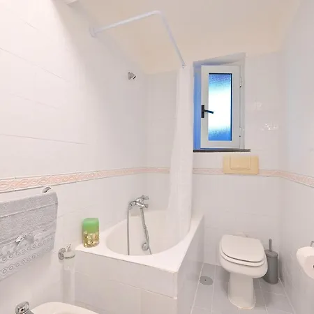 Apartment Ischian Escape- Vintage Bath And Lush Nature *