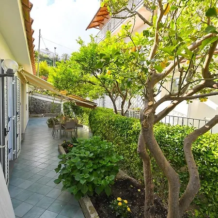 Apartment Ischian Escape- Vintage Bath And Lush Nature Ischia
